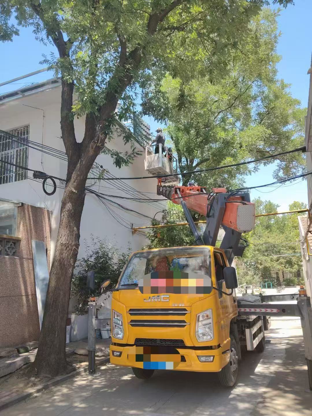 漳州市高空作业车能吊装重物吗？最大承载多少公斤？