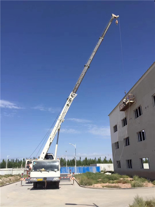 漳州市“轻装强干”—— 吊车的 “轻量化臂架” 技术